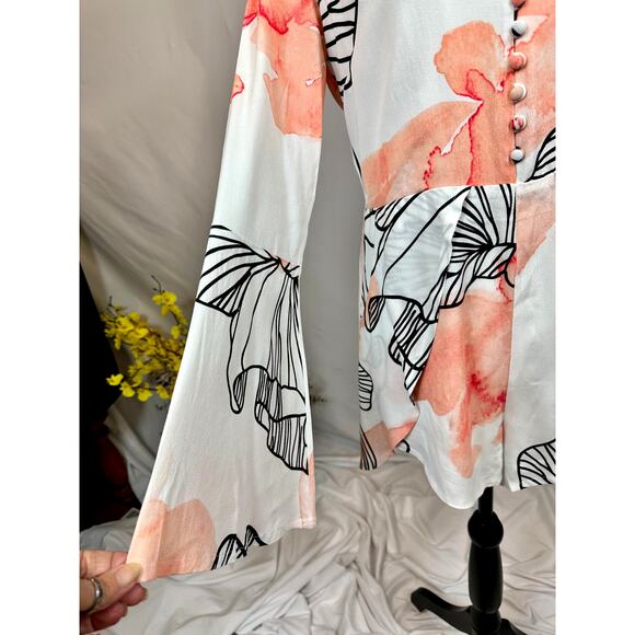 Elliatt Floral Pink and White Romper S - Picture 5 of 11